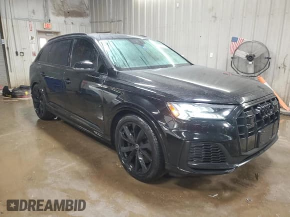 ✅ 2022 Audi SQ7 Prestige • VIN: WA1VWBF75ND006875 • Лот: 48567705. Опубликован ранее на Copart с пробегом 18 723 миль. Бесплатный доступ к архиву аукционных продаж из США и подробный отчёт об истории автомобиля на DreamBid. Изображение 4.