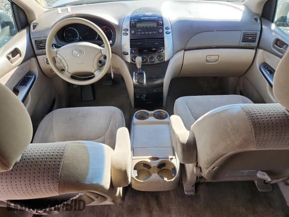 ✅ 2006 Toyota Sienna LE • VIN: 5TDZA23C76S415229 • Lot: 93355205. Listed on Copart with 251,527 mi. Free auction sales archive from the USA and detailed vehicle history report at DreamBid. Image 8.