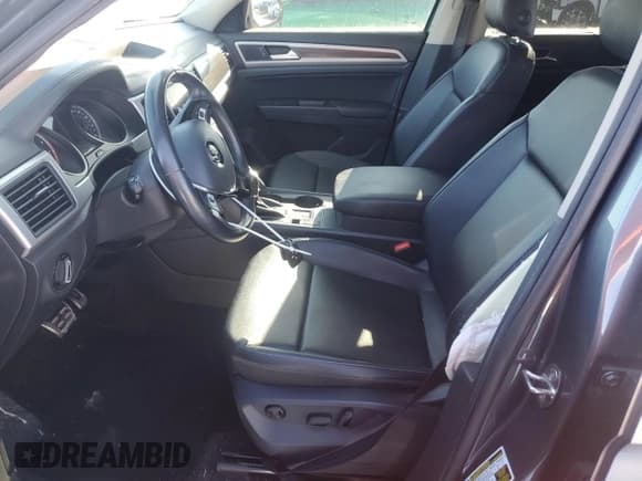 ✅ 2018 Volkswagen Atlas SE • VIN: 1V2FR2CA2JC552663 • Лот: 88244855. Опубликован ранее на Copart с пробегом 76 990 миль. Бесплатный доступ к архиву аукционных продаж из США и подробный отчёт об истории автомобиля на DreamBid. Изображение 7.