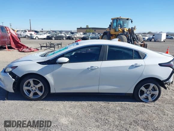 ✅ 2018 Chevrolet Volt LT • VIN: 1G1RC6S51JU139597 • Lot: 42885318. Wystawiony na IAAI z przebiegiem 65 635 mil. Bezpłatny archiwum sprzedaży aukcyjnych z USA i szczegółowy raport historii pojazdu na DreamBid. Zdjęcie 15.