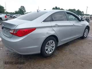 2011 Hyundai Sonata GLS z VIN 5NPEB4AC9BH285044, wystawiony jako IAAI lot #42466070 z przebiegiem 274 867 mil mil oraz . Historia ofert i sprzedaży dostępna na DreamBid. Obrazek 4.