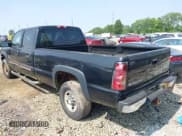 ✅ 2005 Chevrolet Silverado 2500HD LS • VIN: 1GCHK232X5F966561 • Lot: 42402828. Wystawiony na IAAI z przebiegiem 207 618 mil. Bezpłatny archiwum sprzedaży aukcyjnych z USA i szczegółowy raport historii pojazdu na DreamBid. Zdjęcie 3.
