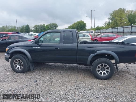 ✅ 2004 Toyota Tacoma • VIN: 5TEWN72N84Z353394 • Lot: 43134727. Wystawiony na IAAI z przebiegiem 181 040 mil. Bezpłatny archiwum sprzedaży aukcyjnych z USA i szczegółowy raport historii pojazdu na DreamBid. Zdjęcie 15.