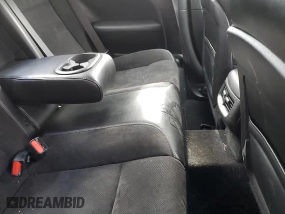 ✅ 2019 Dodge Challenger GT • VIN: 2C3CDZKGXKH675499 • Lot: 49157293. Wystawiony na Copart z przebiegiem 46 795 mil. Bezpłatny archiwum sprzedaży aukcyjnych z USA i szczegółowy raport historii pojazdu na DreamBid. Zdjęcie 11.