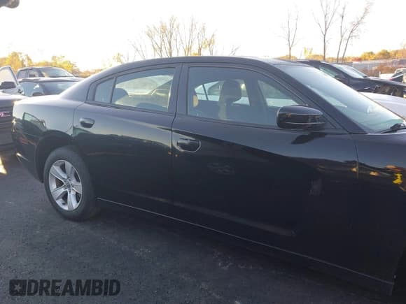 ✅ 2012 Dodge Charger SE • VIN: 2C3CDXBG7CH210961 • Lot: 43555382. Wystawiony na IAAI z przebiegiem 153 624 mil. Bezpłatny archiwum sprzedaży aukcyjnych z USA i szczegółowy raport historii pojazdu na DreamBid. Zdjęcie 13.