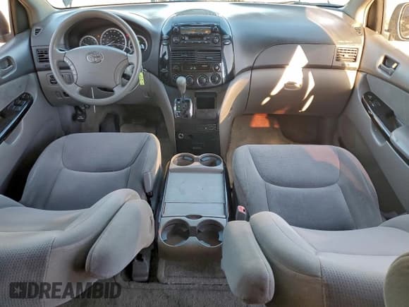 ✅ 2005 Toyota Sienna CE • VIN: 5TDZA23C75S354026 • Lot: 93942825. Listed on Copart with 148,982 mi. Free auction sales archive from the USA and detailed vehicle history report at DreamBid. Image 8.