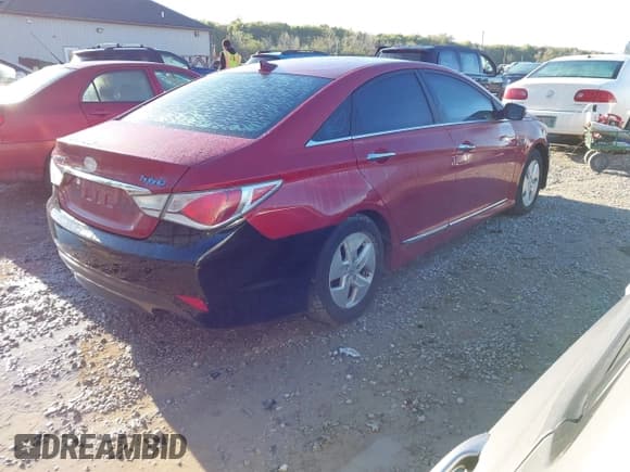 ✅ 2012 Hyundai Sonata Hybrid • VIN: KMHEC4A4XCA040960 • Lot: 43406600. Listed on IAAI with 144,747 mi. Free auction sales archive from the USA and detailed vehicle history report at DreamBid. Image 4.