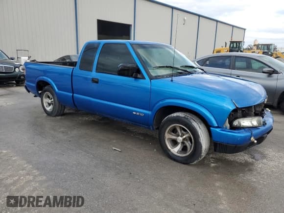 ✅ 2003 Chevrolet S-10 LS • VIN: 1GCCS19X338108471 • Лот: 88445535. Опубликован ранее на Copart с пробегом 209 582 миль. Бесплатный доступ к архиву аукционных продаж из США и подробный отчёт об истории автомобиля на DreamBid. Изображение 4.