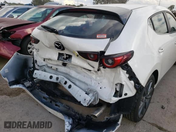 ✅ 2022 Mazda 3 Preferred • VIN: JM1BPBLL5N1508374 • Лот: 63227052. Опубликован ранее на Copart с пробегом 20 210 миль. Бесплатный доступ к архиву аукционных продаж из США и подробный отчёт об истории автомобиля на DreamBid. Изображение 9.