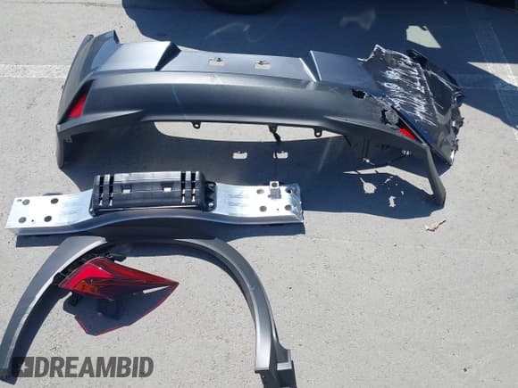 ✅ 2025 Lexus UX 300h • VIN: JTHYBJAH2S2011577 • Lot: 42036922. Wystawiony na IAAI z przebiegiem 1 868 mil. Bezpłatny archiwum sprzedaży aukcyjnych z USA i szczegółowy raport historii pojazdu na DreamBid. Zdjęcie 12.