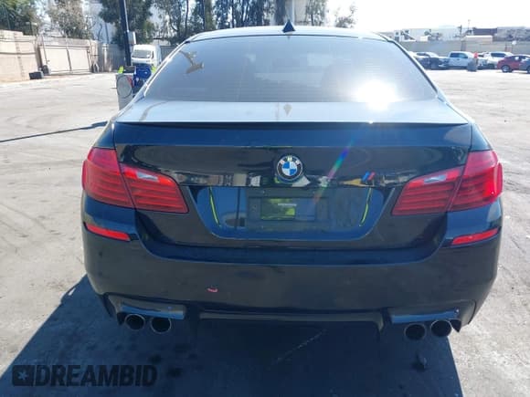 ✅ 2016 BMW M5 • VIN: WBSFV9C56GG343364 • Lot: 42000254. Wystawiony na IAAI z przebiegiem 64 092 mil. Bezpłatny archiwum sprzedaży aukcyjnych z USA i szczegółowy raport historii pojazdu na DreamBid. Zdjęcie 17.