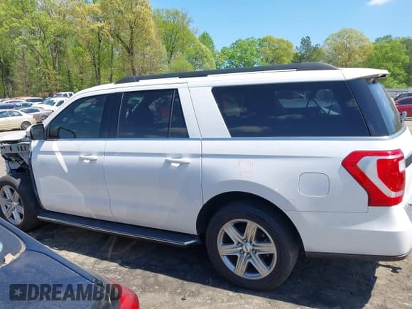 ✅ 2019 Ford Expedition Max XLT • VIN: 1FMJK1HT8KEA16094 • Lot: 41984049. Listed on IAAI with 104,554 mi. Free auction sales archive from the USA and detailed vehicle history report at DreamBid. Image 14.