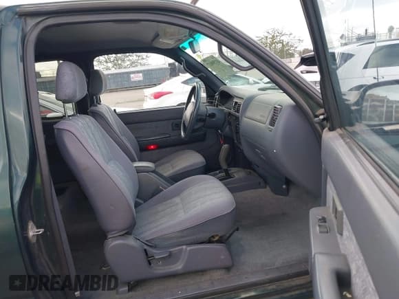 ✅ 2000 Toyota Tacoma PreRunner • VIN: 4TASN92N5YZ605190 • Lot: 43759017. Listed on IAAI with 139,973 mi. Free auction sales archive from the USA and detailed vehicle history report at DreamBid. Image 5.