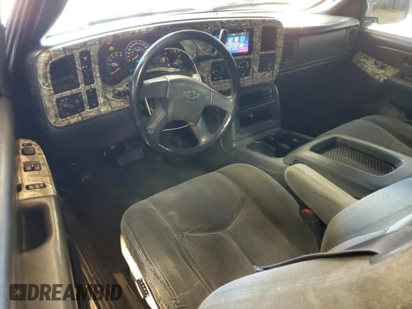 ✅ 2004 Chevrolet Silverado 1500 Z71 • VIN: 1GCEK19T44E181258 • Lot: 82519705. Listed on Copart with 231,934 mi. Free auction sales archive from the USA and detailed vehicle history report at DreamBid. Image 8.