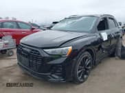 ✅ 2021 Audi Q3 S line Premium • VIN: WA1DECF37M1076315 • Lot: 42715473. Wystawiony na IAAI z przebiegiem 47 352 mil. Bezpłatny archiwum sprzedaży aukcyjnych z USA i szczegółowy raport historii pojazdu na DreamBid. Zdjęcie 16.