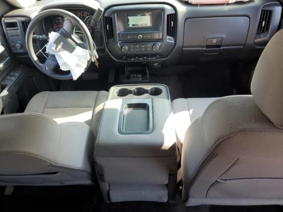 ✅ 2018 Chevrolet Silverado 1500 LS • VIN: 1GCRCNEC5JZ296578 • Лот: 71299995. Опубликован ранее на Copart с пробегом 120 770 миль. Бесплатный доступ к архиву аукционных продаж из США и подробный отчёт об истории автомобиля на DreamBid. Изображение 8.