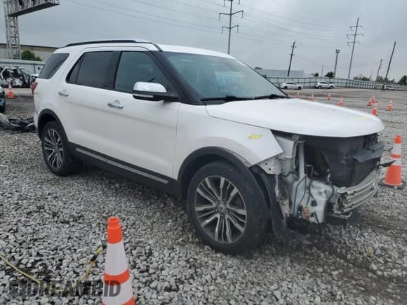 ✅ 2017 Ford Explorer Platinum • VIN: 1FM5K8HT1HGC59348 • Lot: 57861135. Listed on Copart with 116,163 mi. Free auction sales archive from the USA and detailed vehicle history report at DreamBid. Image 4.