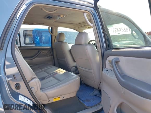 ✅ 2006 Toyota Sequoia SR5 • VIN: 5TDBT44A26S262926 • Лот: 42825587. Опубликован ранее на IAAI с пробегом 245 574 миль. Бесплатный доступ к архиву аукционных продаж из США и подробный отчёт об истории автомобиля на DreamBid. Изображение 8.