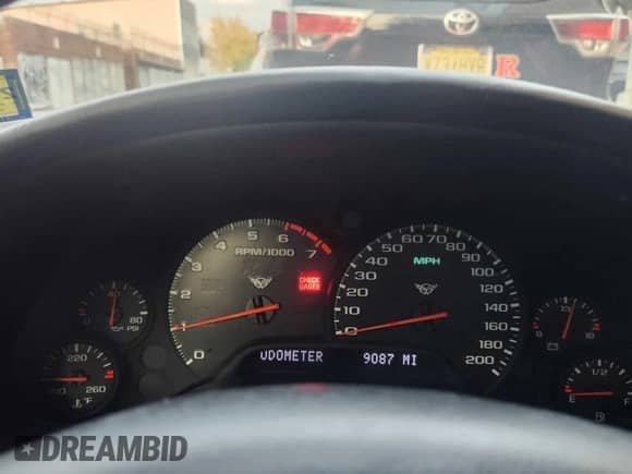 1997 Chevrolet Corvette z VIN 1G1YY22G1V5106087, wystawiony jako Copart lot #91731135 z przebiegiem 9 087 mil mil oraz Czysty tytuł • Clean title. Historia ofert i sprzedaży dostępna na DreamBid. Obrazek 8.