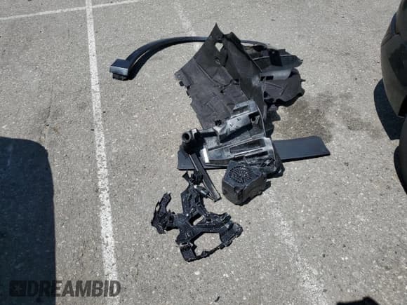 ✅ 2024 Audi Q8 e-tron • VIN: WA16AAGE8RB054379 • Lot: 62663175. Listed on Copart with 3,792 mi. Free auction sales archive from the USA and detailed vehicle history report at DreamBid. Image 13.