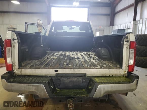 ✅ 2018 Ford F-250 XL • VIN: 1FTBF2A64JEB57475 • Лот: 45282165. Опубликован ранее на Copart с пробегом 120 022 миль. Бесплатный доступ к архиву аукционных продаж из США и подробный отчёт об истории автомобиля на DreamBid. Изображение 10.