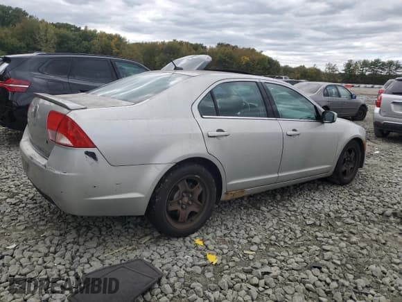 ✅ 2010 Mercury Milan • VIN: 3MEHM0HA3AR665737 • Lot: 85699965. Listed on Copart with Not provided. Free auction sales archive from the USA and detailed vehicle history report at DreamBid. Image 3.