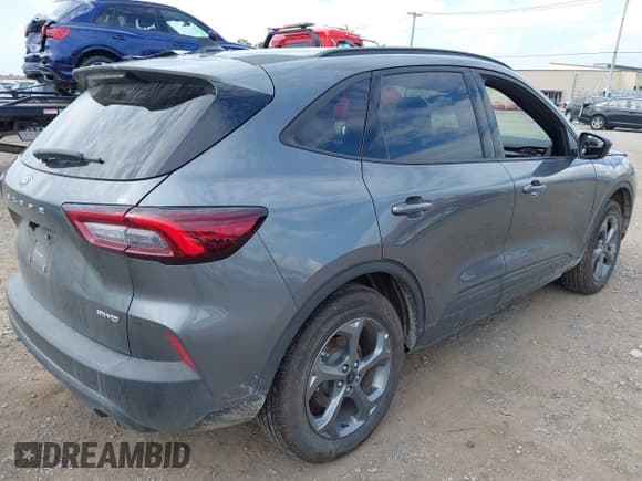 ✅ 2025 Ford Escape ST-Line Select • VIN: 1FMCU9NA5SUA42176 • Lot: 42766553. Wystawiony na IAAI z przebiegiem 16 939 mil. Bezpłatny archiwum sprzedaży aukcyjnych z USA i szczegółowy raport historii pojazdu na DreamBid. Zdjęcie 4.