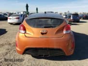 ✅ 2016 Hyundai Veloster • VIN: KMHTC6AD4GU296535 • Lot: 82916784. Wystawiony na Copart z przebiegiem 90 024 mil. Bezpłatny archiwum sprzedaży aukcyjnych z USA i szczegółowy raport historii pojazdu na DreamBid. Zdjęcie 6.