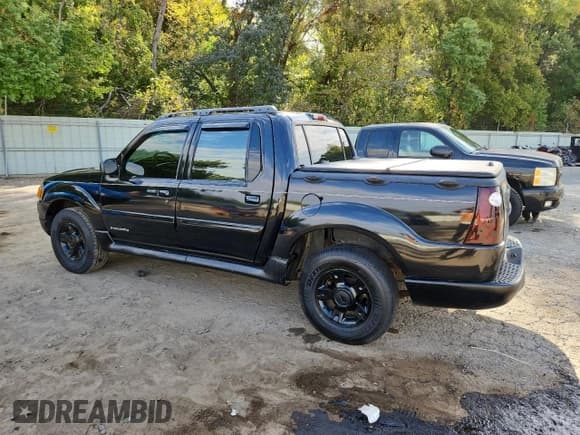 ✅ 2001 Ford Explorer Sport Trac • VIN: 1FMZU77E91UB73818 • Lot: 87060695. Listed on Copart with 225,924 mi. Free auction sales archive from the USA and detailed vehicle history report at DreamBid. Image 2.