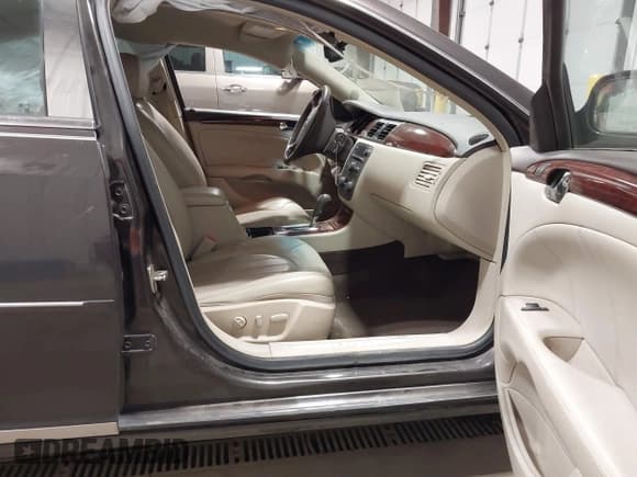 ✅ 2008 Buick Lucerne CXL • VIN: 1G4HD57278U191007 • Lot: 43608950. Wystawiony na IAAI z przebiegiem 94 245 mil. Bezpłatny archiwum sprzedaży aukcyjnych z USA i szczegółowy raport historii pojazdu na DreamBid. Zdjęcie 5.