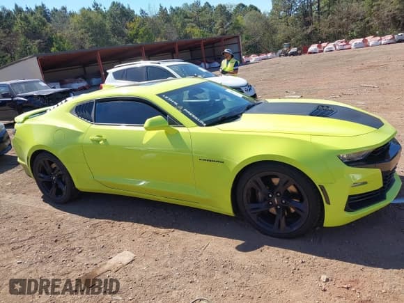 ✅ 2019 Chevrolet Camaro 2SS • VIN: 1G1FH1R70K0143647 • Lot: 43464515. Wystawiony na IAAI z przebiegiem 99 525 mil. Bezpłatny archiwum sprzedaży aukcyjnych z USA i szczegółowy raport historii pojazdu na DreamBid. Zdjęcie 13.
