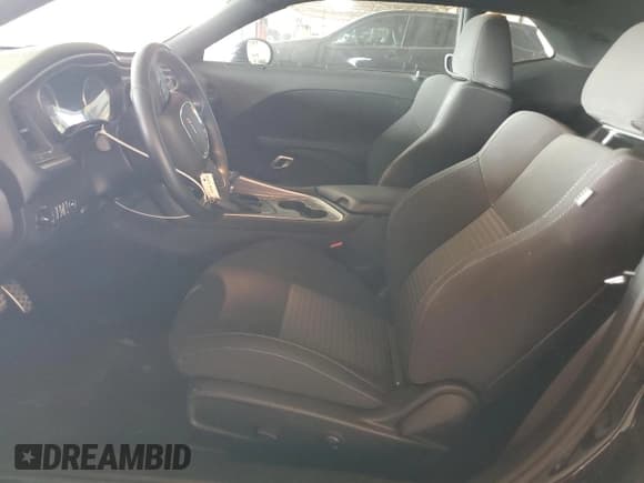 ✅ 2022 Dodge Challenger R/T • VIN: 2C3CDZBT5NH159763 • Lot: 65253764. Wystawiony na Copart z przebiegiem 17 929 mil. Bezpłatny archiwum sprzedaży aukcyjnych z USA i szczegółowy raport historii pojazdu na DreamBid. Zdjęcie 7.