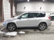 ✅ 2011 Toyota RAV4 Sport • VIN: 2T3RF4DV6BW155279 • Lot: 43925255. Wystawiony na IAAI z przebiegiem 288 640 mil. Bezpłatny archiwum sprzedaży aukcyjnych z USA i szczegółowy raport historii pojazdu na DreamBid. Zdjęcie 14.