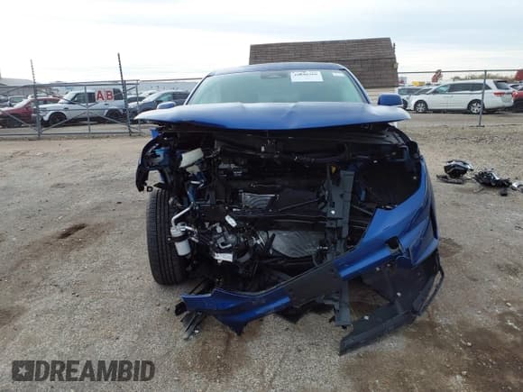 ✅ 2024 VinFast VF 8 Eco • VIN: RLLV1AEB9RH006595 • Lot: 40840369. Wystawiony na IAAI z przebiegiem 2 334 mil. Bezpłatny archiwum sprzedaży aukcyjnych z USA i szczegółowy raport historii pojazdu na DreamBid. Zdjęcie 13.