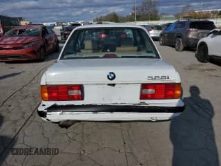 ✅ 1990 BMW 3 Series • VIN: WBAAA2311LAE72952 • Lot: 81893934. Wystawiony na Copart z przebiegiem 149 847 mil. Bezpłatny archiwum sprzedaży aukcyjnych z USA i szczegółowy raport historii pojazdu na DreamBid. Zdjęcie 6.