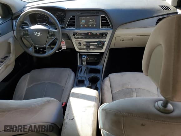 ✅ 2017 Hyundai Sonata 2.4L • VIN: 5NPE24AF2HH504963 • Lot: 86279385. Wystawiony na Copart z przebiegiem 214 342 mil. Bezpłatny archiwum sprzedaży aukcyjnych z USA i szczegółowy raport historii pojazdu na DreamBid. Zdjęcie 8.