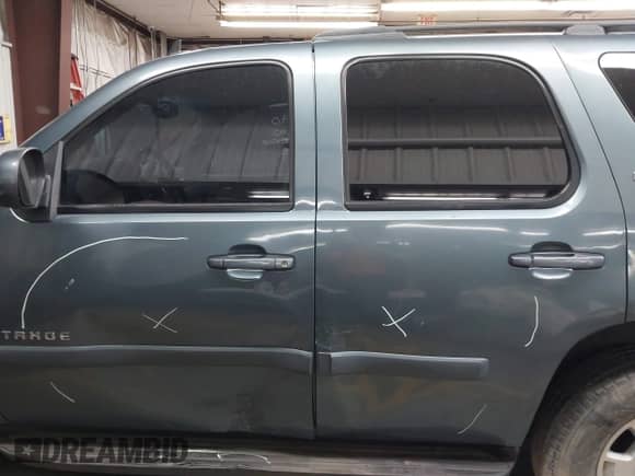 2008 Chevrolet Tahoe 2LT z VIN 1GNFC13088R112207, wystawiony jako IAAI lot #42212247 z przebiegiem 248 295 mil mil oraz . Historia ofert i sprzedaży dostępna na DreamBid. Obrazek 14.