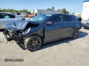 ✅ 2021 Kia Forte GT • VIN: 3KPF44AC0ME289618 • Лот: 82541945. Опубликован ранее на Copart с пробегом 95 647 миль. Бесплатный доступ к архиву аукционных продаж из США и подробный отчёт об истории автомобиля на DreamBid. Изображение 1.