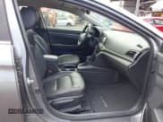 ✅ 2017 Hyundai Elantra SE • VIN: KMHD84LF5HU193876 • Lot: 42047697. Wystawiony na IAAI z przebiegiem 61 398 mil. Bezpłatny archiwum sprzedaży aukcyjnych z USA i szczegółowy raport historii pojazdu na DreamBid. Zdjęcie 5.