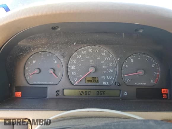 ✅ 1998 Volvo V70 GLT • VIN: YV1LW5675W2448769 • Lot: 86616005. Wystawiony na Copart z przebiegiem 188 393 mil. Bezpłatny archiwum sprzedaży aukcyjnych z USA i szczegółowy raport historii pojazdu na DreamBid. Zdjęcie 9.