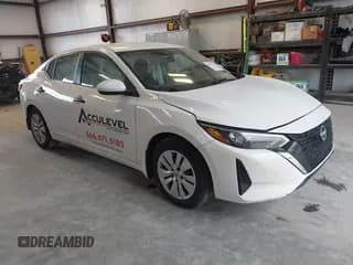 ✅ 2024 Nissan Sentra S • VIN: 3N1AB8BV1RY275226 • Lot: 43319331. Wystawiony na IAAI z przebiegiem 80 291 mil. Bezpłatny archiwum sprzedaży aukcyjnych z USA i szczegółowy raport historii pojazdu na DreamBid. Zdjęcie 1.