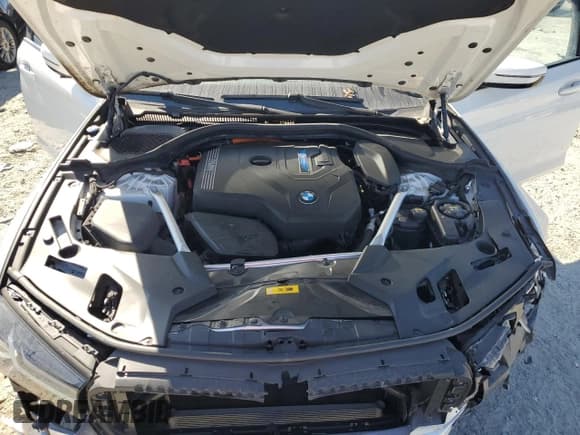 ✅ 2022 BMW 5 Series 530e • VIN: WBA13AG05NCJ92994 • Lot: 43233005. Wystawiony na Copart z przebiegiem Nie podano. Bezpłatny archiwum sprzedaży aukcyjnych z USA i szczegółowy raport historii pojazdu na DreamBid. Zdjęcie 11.