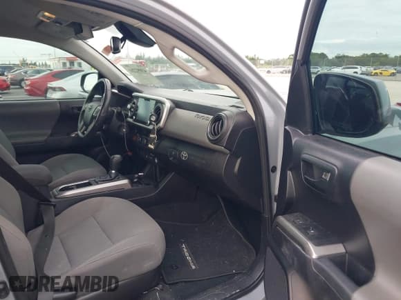 ✅ 2020 Toyota Tacoma SR5 • VIN: 3TMAZ5CN6LM132356 • Lot: 43092266. Wystawiony na IAAI z przebiegiem 91 509 mil. Bezpłatny archiwum sprzedaży aukcyjnych z USA i szczegółowy raport historii pojazdu na DreamBid. Zdjęcie 5.