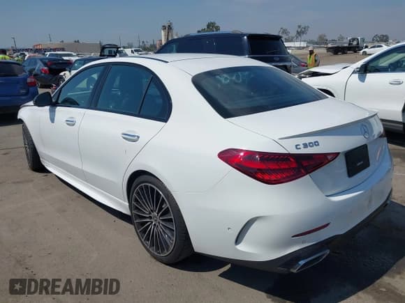 ✅ 2024 Mercedes-Benz C 300 • VIN: W1KAF4GB9RR237165 • Lot: 42907491. Wystawiony na IAAI z przebiegiem 8 143 mil. Bezpłatny archiwum sprzedaży aukcyjnych z USA i szczegółowy raport historii pojazdu na DreamBid. Zdjęcie 3.