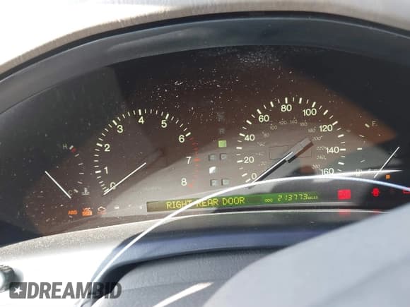 ✅ 2000 Lexus LS 400 • VIN: JT8BH28F7Y0176656 • Lot: 41749180. Wystawiony na IAAI z przebiegiem 213 773 mil. Bezpłatny archiwum sprzedaży aukcyjnych z USA i szczegółowy raport historii pojazdu na DreamBid. Zdjęcie 7.