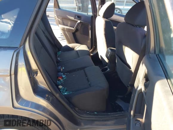 ✅ 2011 Ford Focus SE • VIN: 1FAHP3FN8BW199999 • Лот: 43638279. Опубликован ранее на IAAI с пробегом 227 645 миль. Бесплатный доступ к архиву аукционных продаж из США и подробный отчёт об истории автомобиля на DreamBid. Изображение 8.