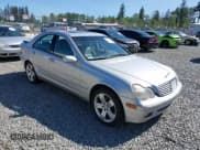 ✅ 2001 Mercedes-Benz C 230/260/280/320 • VIN: WDBRF61J51F013288 • Lot: 42322128. Wystawiony na IAAI z przebiegiem Nie podano. Bezpłatny archiwum sprzedaży aukcyjnych z USA i szczegółowy raport historii pojazdu na DreamBid. Zdjęcie 1.