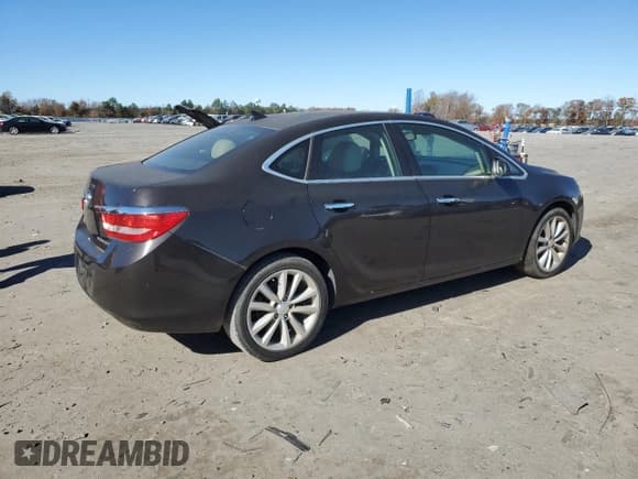 ✅ 2014 Buick Verano • VIN: 1G4PP5SKXE4238391 • Lot: 91978115. Wystawiony na Copart z przebiegiem 112 493 mil. Bezpłatny archiwum sprzedaży aukcyjnych z USA i szczegółowy raport historii pojazdu na DreamBid. Zdjęcie 3.