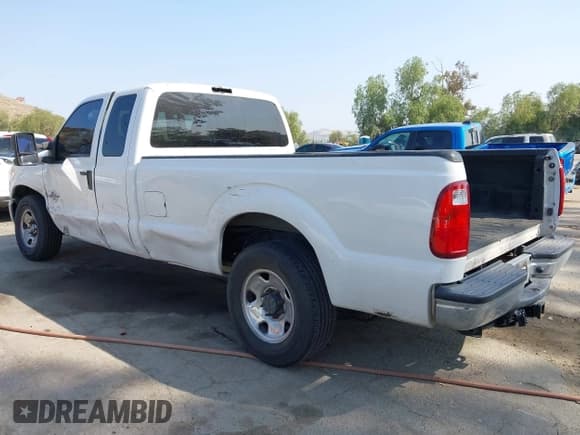 ✅ 2012 Ford F-250 XL • VIN: 1FT7X2AT8CEB40321 • Lot: 42170071. Wystawiony na IAAI z przebiegiem 282 492 mil. Bezpłatny archiwum sprzedaży aukcyjnych z USA i szczegółowy raport historii pojazdu na DreamBid. Zdjęcie 3.