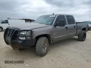 ✅ 2006 Chevrolet Silverado 2500HD LT2 • VIN: 1GCHK23D86F197884 • Lot: 44274085. Wystawiony na Copart z przebiegiem 272 875 mil. Bezpłatny archiwum sprzedaży aukcyjnych z USA i szczegółowy raport historii pojazdu na DreamBid. Zdjęcie 1.